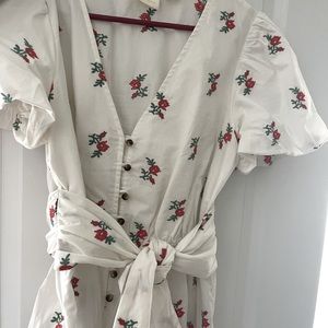 Anthropologie puff sleeve embroidered top